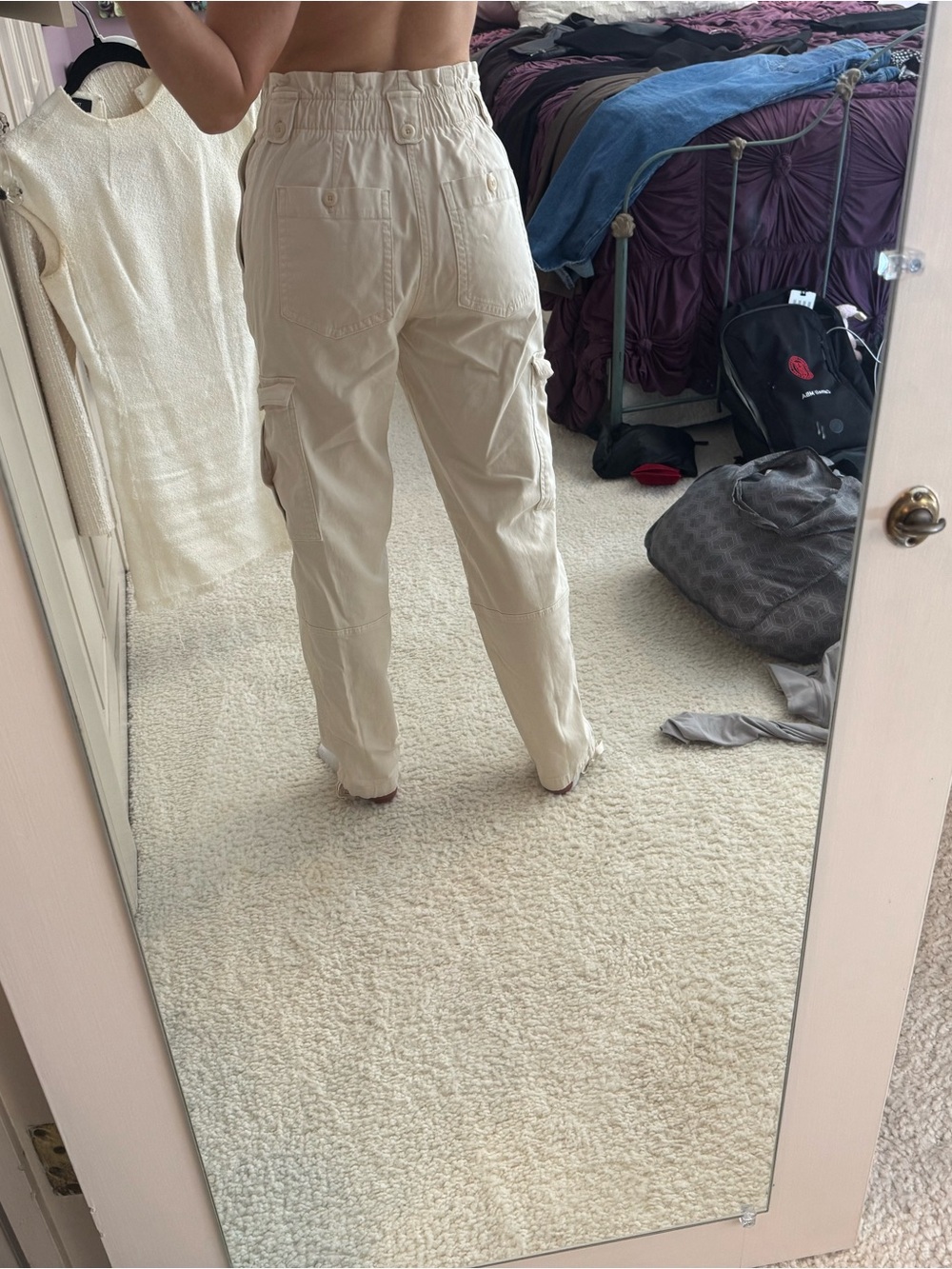 Banana Republic women’s beige cargo pants